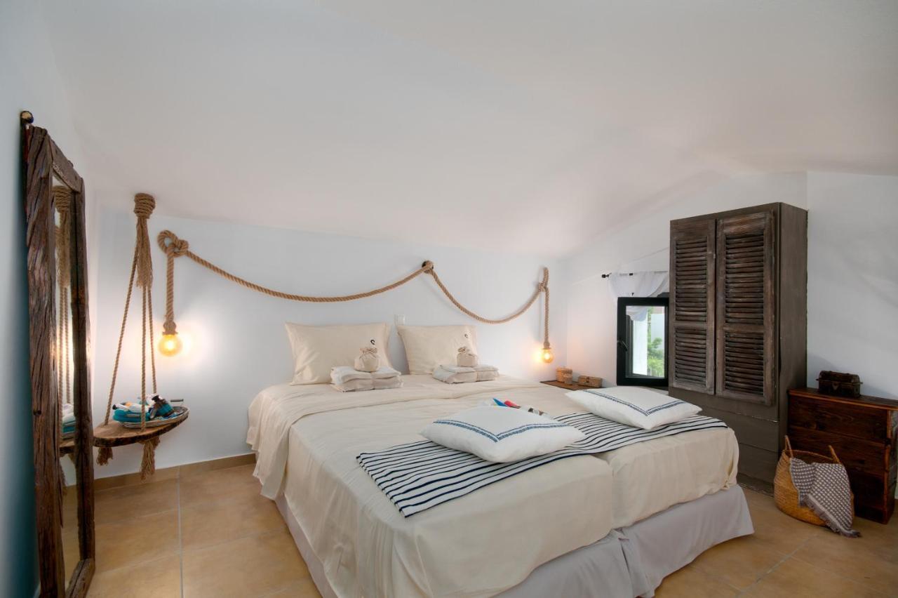 Seathon Seafront Beach Villa In Kalamitsi Exterior photo