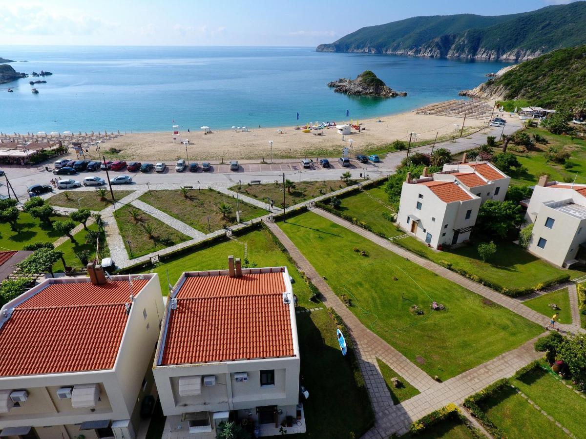Seathon Seafront Beach Villa In Kalamitsi Exterior photo