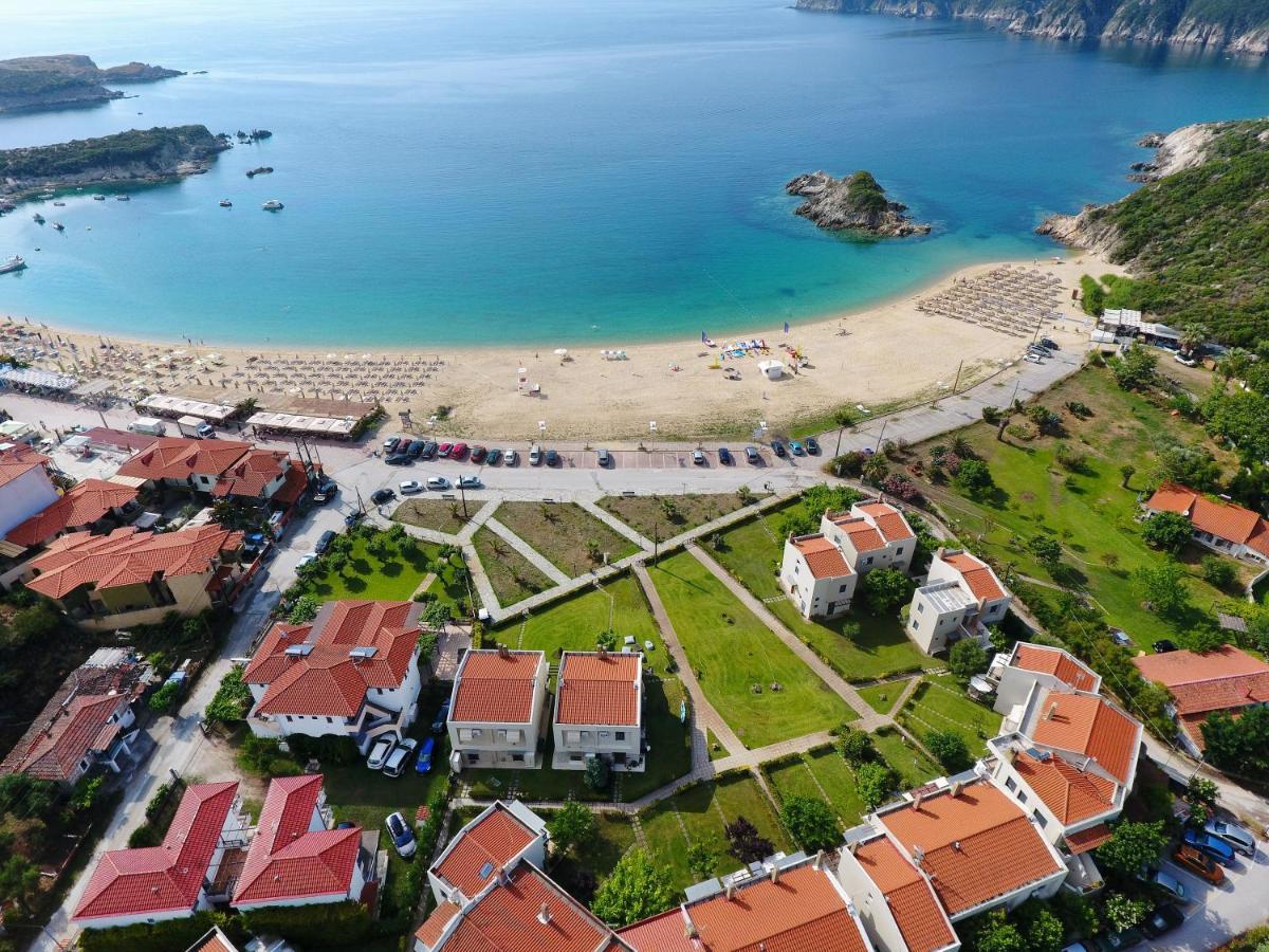 Seathon Seafront Beach Villa In Kalamitsi Exterior photo